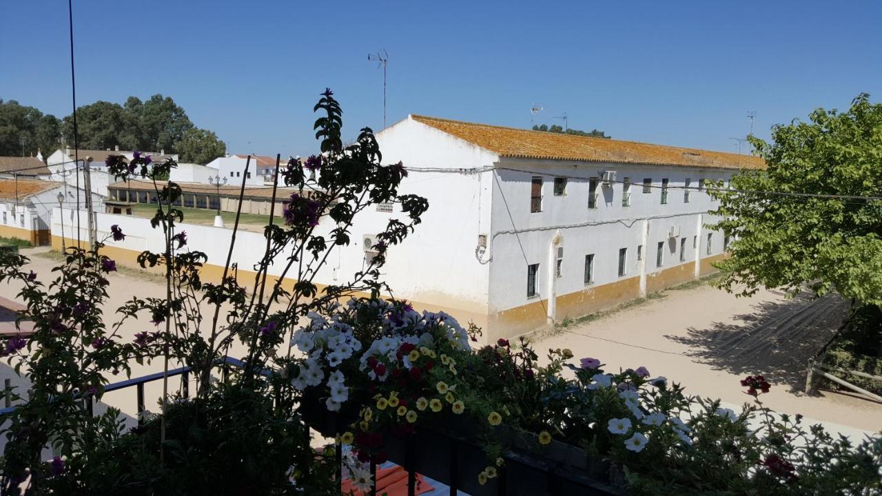 Hospederia Rural Las Buganvillas El Rocío Exterior foto